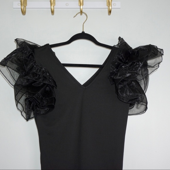 Ruffle Shoulder Bodysuit - Picture 4 of 8